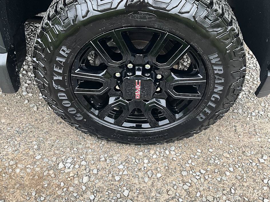 Used 2022 GMC Sierra 2500 AT4 w/ Gooseneck/5TH Wheel Package AWD/4WD image 8