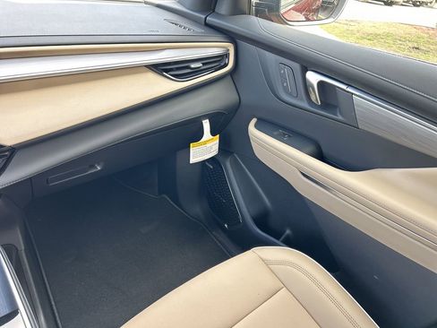 New 2026 Buick Enclave Preferred w/ Power Package image 17