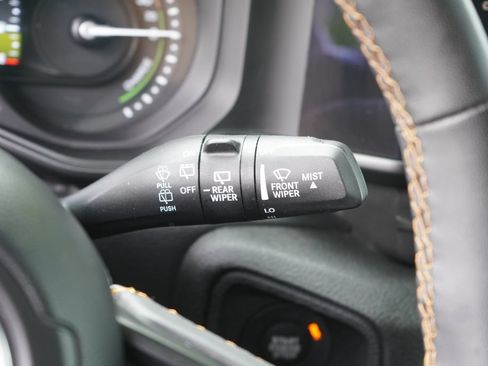Used 2024 Jeep Wrangler Unlimited AWD/4WD image 17