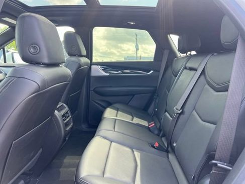 Used 2024 Cadillac XT5 Premium Luxury w/ Technology Package AWD/4WD image 17