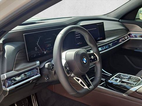 Used 2024 BMW 760i xDrive AWD/4WD image 10