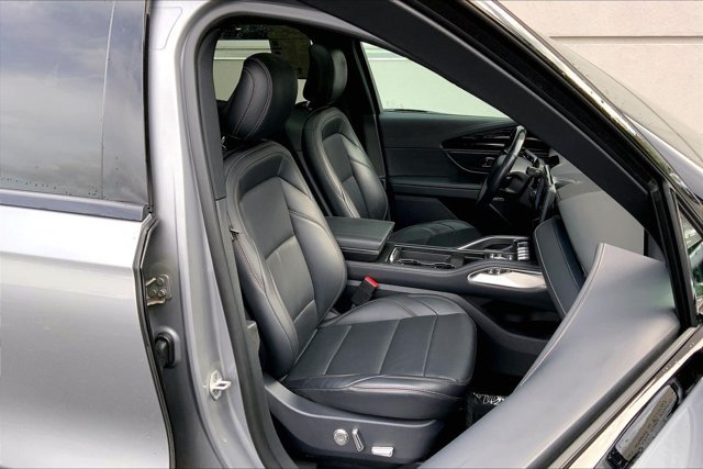 Used 2024 Lincoln Nautilus Premier w/ Equipment Group 102A AWD/4WD image 6