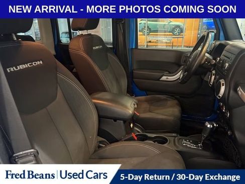Used 2015 Jeep Wrangler Unlimited Rubicon w/ Connectivity Group image 6
