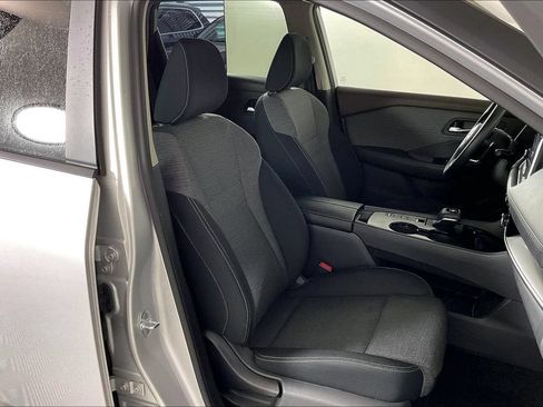 Used 2023 Nissan Rogue SV FWD image 6