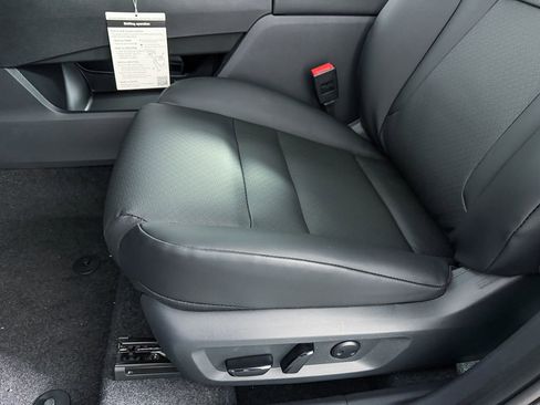 Certified 2026 Nissan Rogue SV AWD/4WD image 26