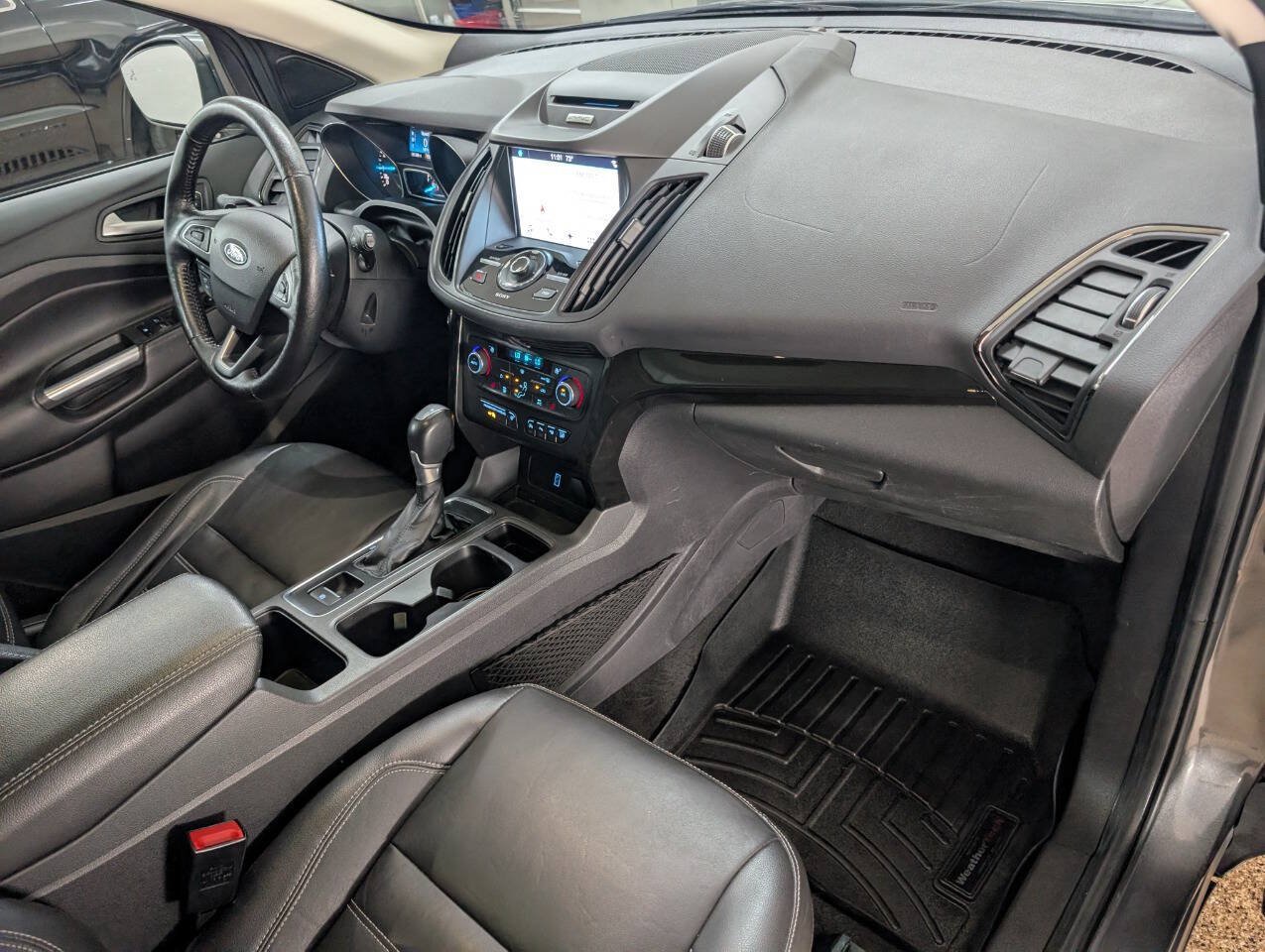 Used 2017 Ford Escape Titanium w/ Canadian Touring Package AWD/4WD image 21