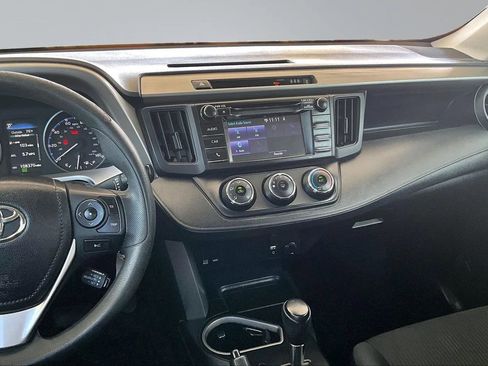 Used 2017 Toyota RAV4 LE FWD image 9
