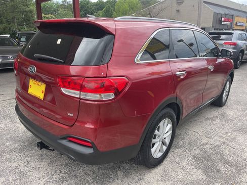 Used 2017 Kia Sorento LX FWD image 5