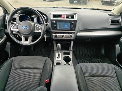 Used 2017 Subaru Outback 2.5i Premium AWD/4WD image 5