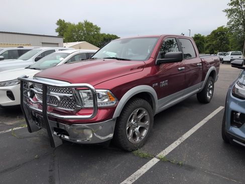 Used 2015 RAM 1500 Laramie AWD/4WD image 2