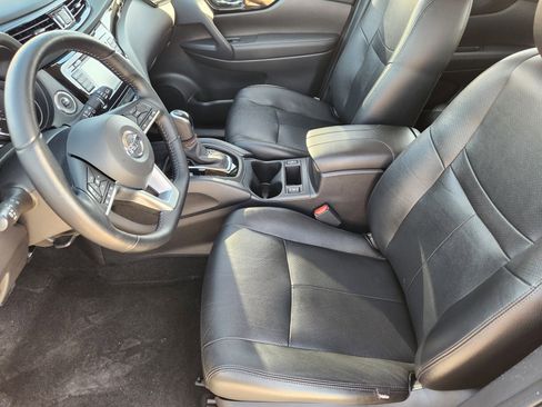 Used 2022 Nissan Rogue Sport SV image 13