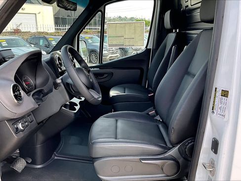 New 2025 Mercedes-Benz Sprinter 2500 image 9