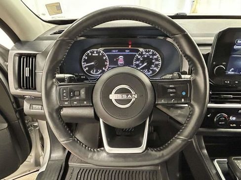 Used 2024 Nissan Pathfinder SL w/ Black Appearance Package FWD image 22