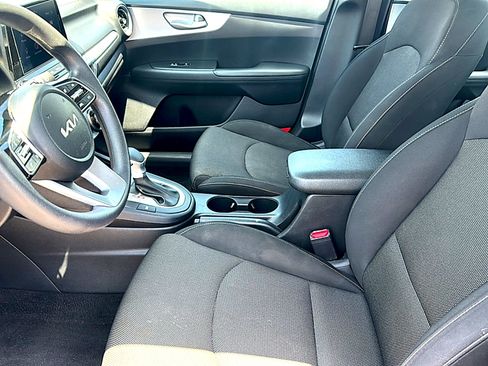Used 2024 Kia Forte LXS FWD image 13