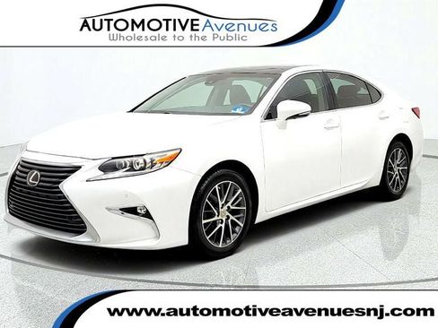 Used 2018 Lexus ES 350 w/ Luxury Package w/Wood Trim FWD image 1