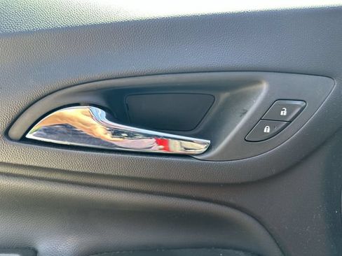 Used 2024 Chevrolet Equinox LT w/ LPO, Floor Liner Package FWD image 51