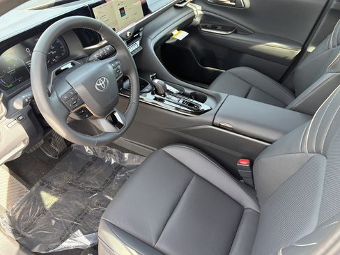 New 2026 Toyota Crown Signia Limited image 16