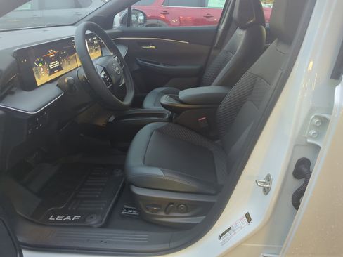 New 2026 Nissan Leaf Platinum+ w/ Cargo Package (Platinum+) image 10