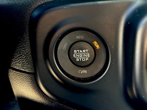 Used 2021 Jeep Gladiator Overland image 23