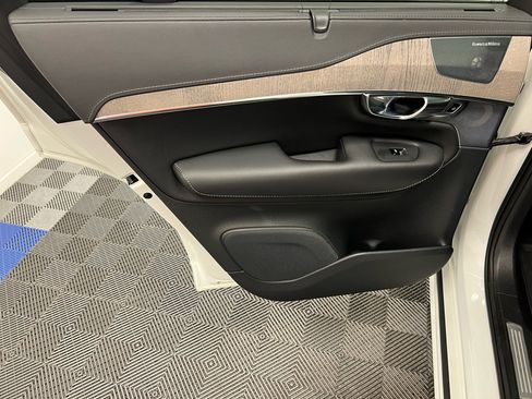 Used 2022 Volvo XC90 T6 Inscription w/ Advanced Package image 9