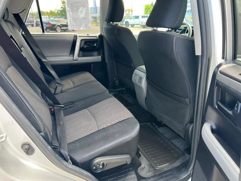 Used 2011 Toyota 4Runner SR5 w/ Convenience Pkg AWD/4WD image 9
