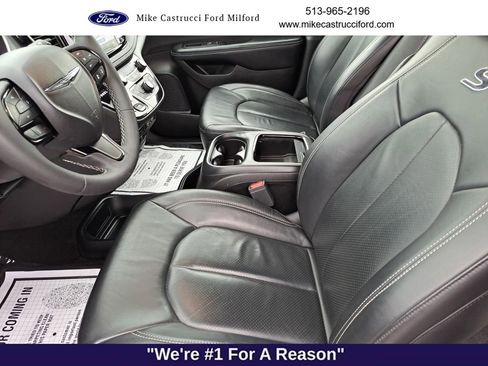 Used 2022 Chrysler Pacifica Touring-L w/ S Appearance Package image 22