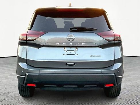 Used 2024 Nissan Rogue SV image 6