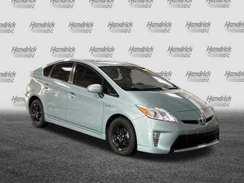 Used 2015 Toyota Prius Three FWD image 2