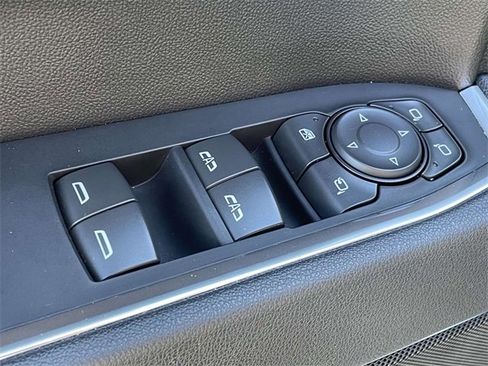 Used 2025 GMC Sierra 1500 SLT image 23