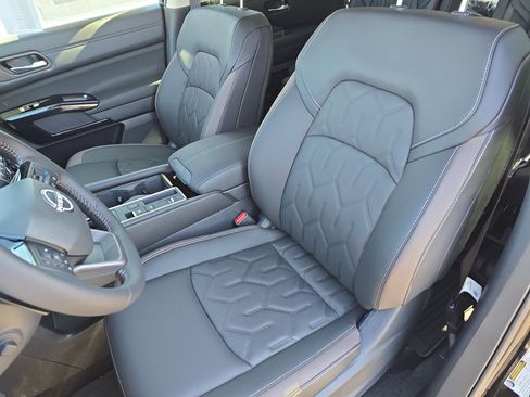 New 2026 Nissan Pathfinder Platinum image 15