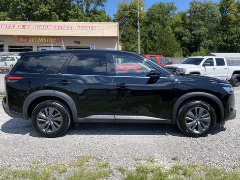 Used 2022 Nissan Pathfinder S FWD image 4