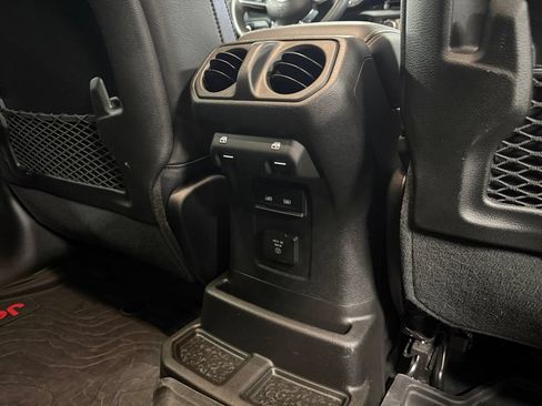 Used 2024 Jeep Wrangler Unlimited Sahara w/ Technology Group AWD/4WD image 23