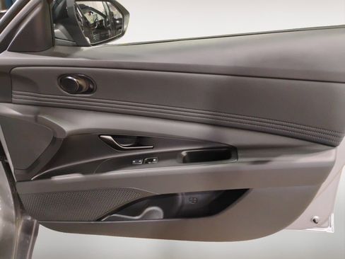 Used 2025 Hyundai Elantra Sport image 25