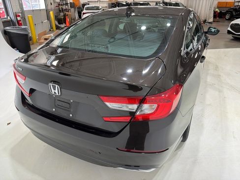 Used 2018 Honda Accord LX image 8