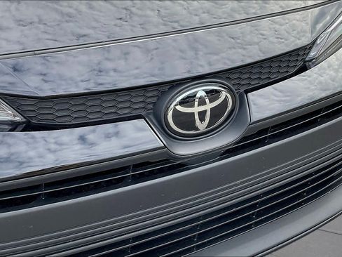 Used 2025 Toyota Corolla LE FWD image 29