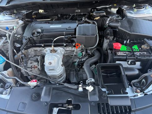 Used 2017 Honda Accord LX image 7