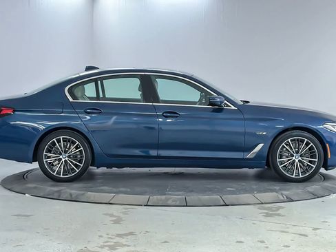 Used 2023 BMW 530e xDrive w/ Premium Package AWD/4WD image 8
