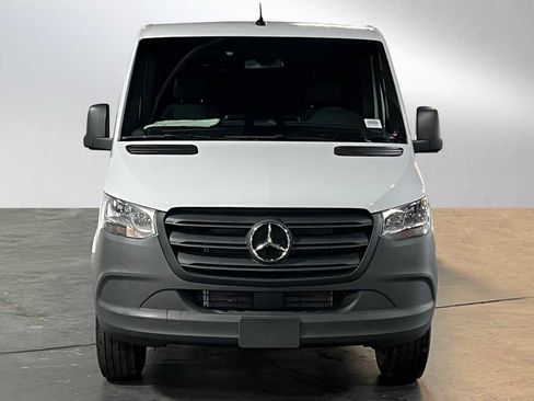 Used 2025 Mercedes-Benz Sprinter 2500 image 8