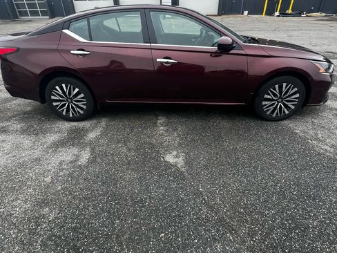 Used 2024 Nissan Altima 2.5 SV w/ SV Premium Package image 6