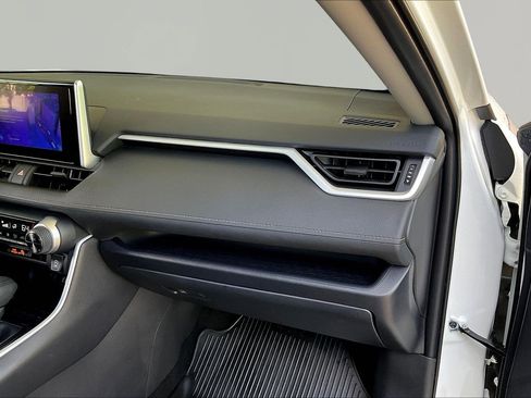 Certified 2025 Toyota RAV4 XLE FWD image 26