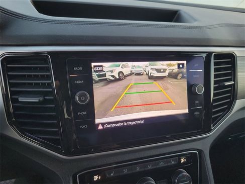 Used 2022 Volkswagen Atlas Cross Sport SE image 21