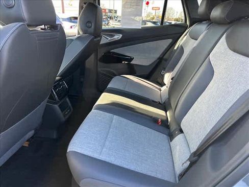 Used 2024 Volkswagen ID.4 Pro image 12