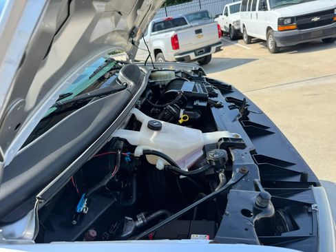 Used 2017 Chevrolet Express 3500 LT w/ LT Preferred Equipment Group RWD image 13