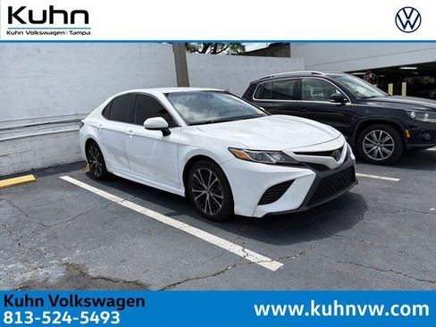 Used 2019 Toyota Camry SE image 1