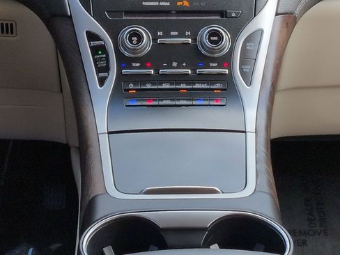 Used 2017 Lincoln MKX Reserve w/ Lincoln MKX Climate Package AWD/4WD image 19