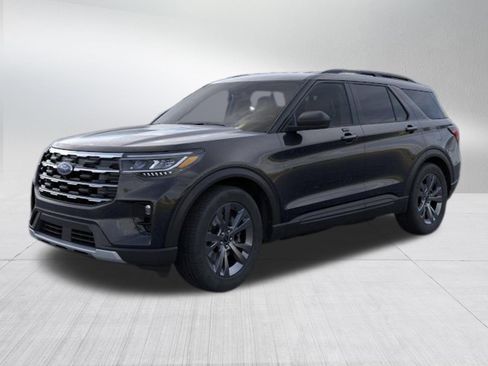 New 2026 Ford Explorer Active image 4