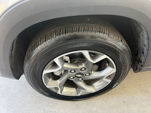 Used 2025 Chevrolet Trax LT image 29