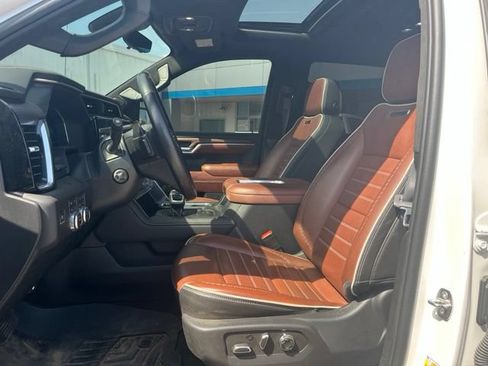 Used 2022 GMC Sierra 1500 Denali Ultimate AWD/4WD image 8