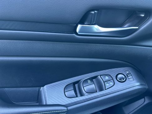 Used 2025 Nissan Altima 2.5 SV AWD/4WD image 12