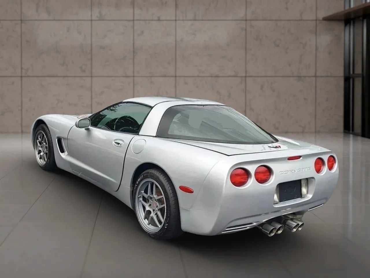 Used 1998 Chevrolet Corvette Coupe RWD image 3